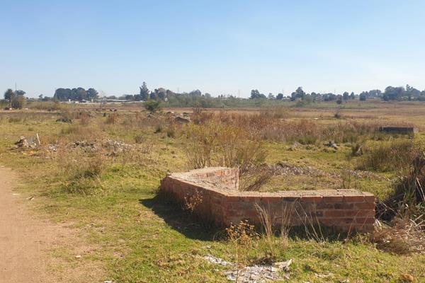 Features:



- 9.27 ha of vacant land

- Located in Putfontein, Benoni

- Farmland

- Potential to be rezoned for commercial ...