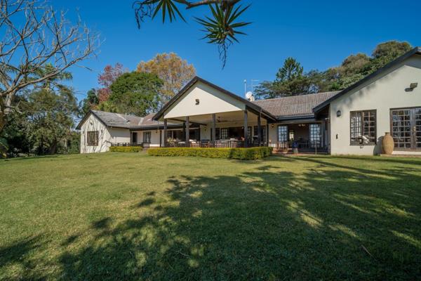 Savour the serenity this natural  area exudes from the sumptuous covered patio. A large  boma with swimming pool is fabulous for ...