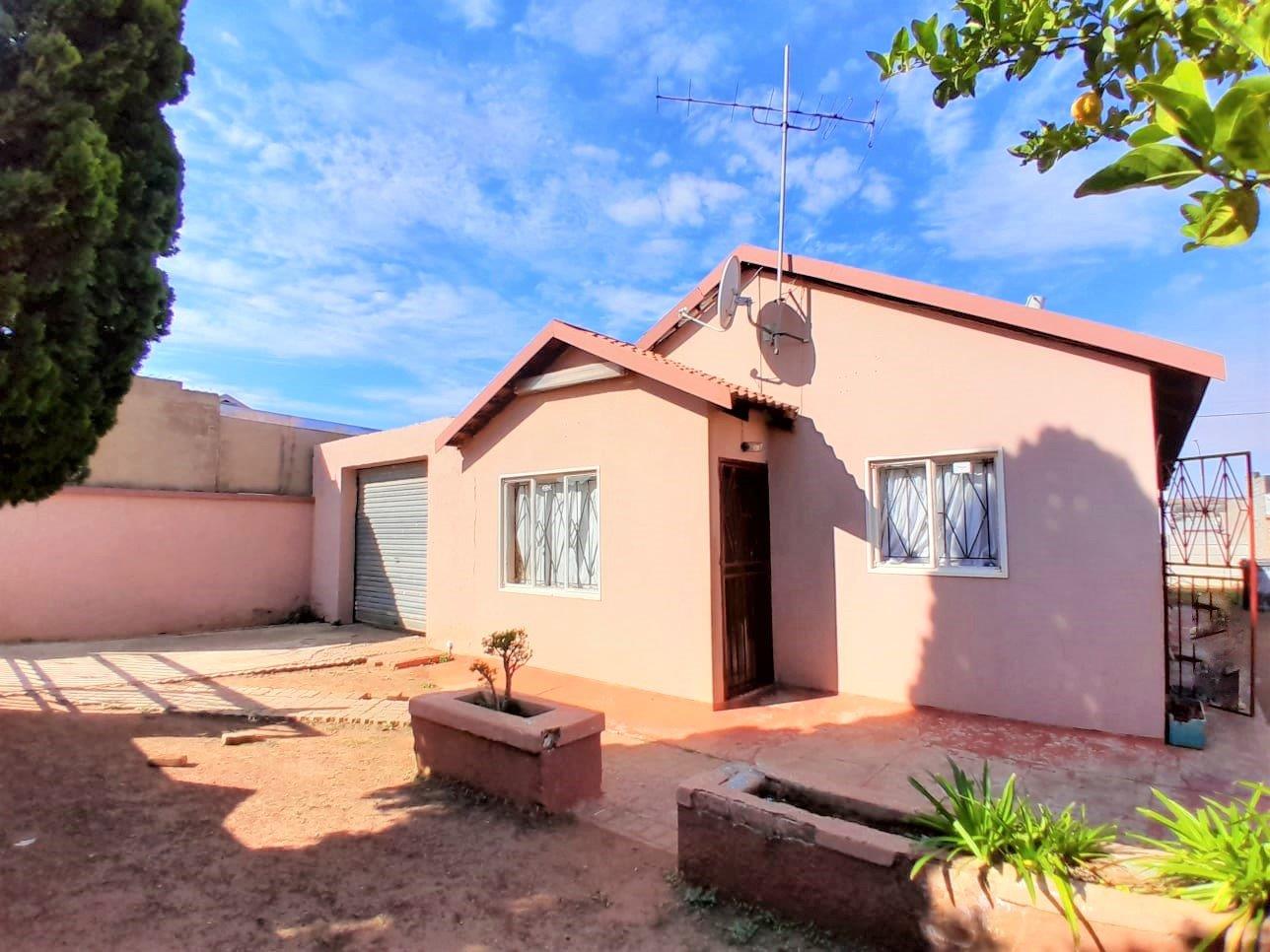 3 Bedroom House for sale in Ennerdale P24112775801