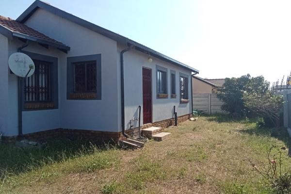 Free standing house for rental in emdo park. 

Available 1 January 2025 for occupation.

This house consists of three bedrooms, one ...