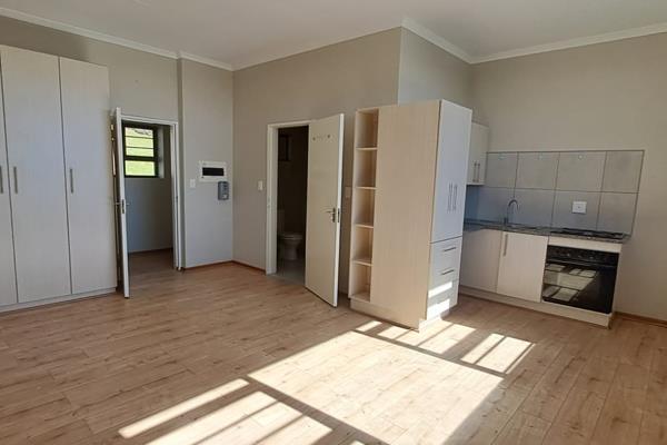 This very neat unit offers an open plan bedroom and kitchen, the built in cupboards offers plenty of space. The Bathroom offers a big ...