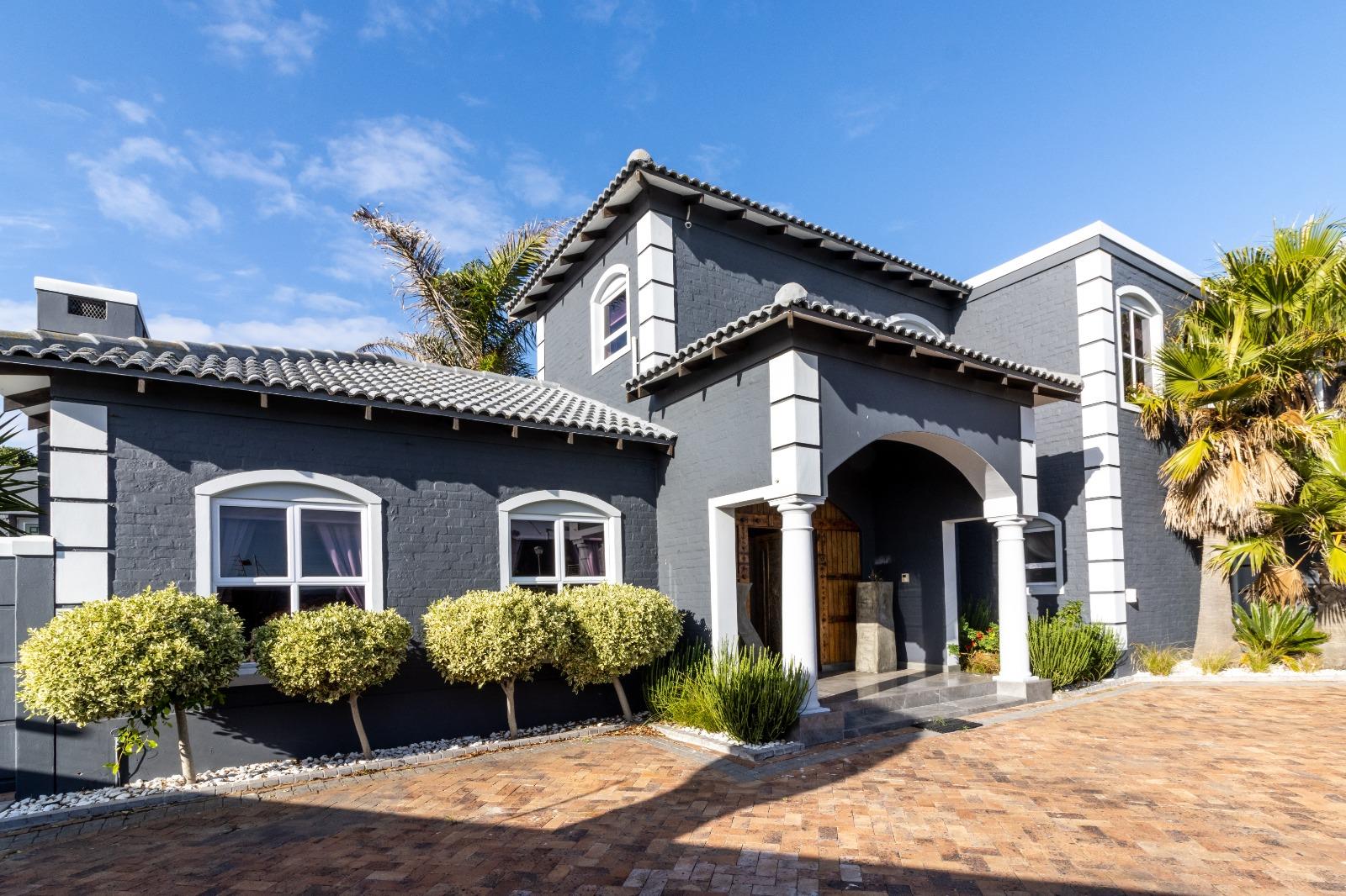 Sunset Beach, Milnerton Property Property and houses to rent in