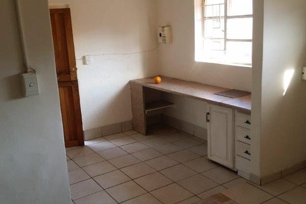 Ideal for single person or couple with no children.
Close within walking distance to ...