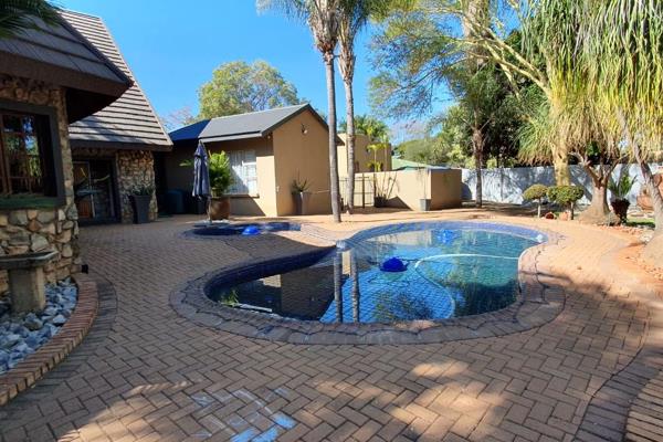 It consists of 6 bedrooms;
Beautiful kitchen;
4 Bathrooms;
Lounge;
Dining room;
Large entertainment area with beautiful braai area ...