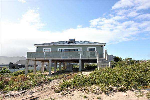 This property is located in a quiet area in Perlemoenbaai and is within walking distance ...