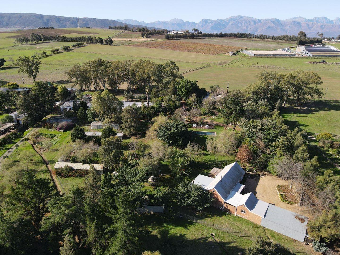 Farm For Sale In Klein Drakenstein - R44 Klapmuts - P24-111337678