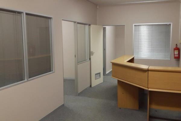 R 1,250 m ex vat.

A grade office 120 sm in extent in central Pinetown, gated access, armed response, alarmed and secure. 
Close to ...