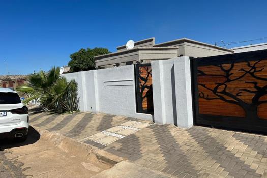 2 Bedroom House for sale in Mabopane  Unit E