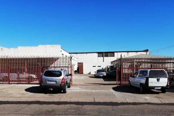 Warehouse / office in Silverton, the corner property, in partly commercial and partly ...