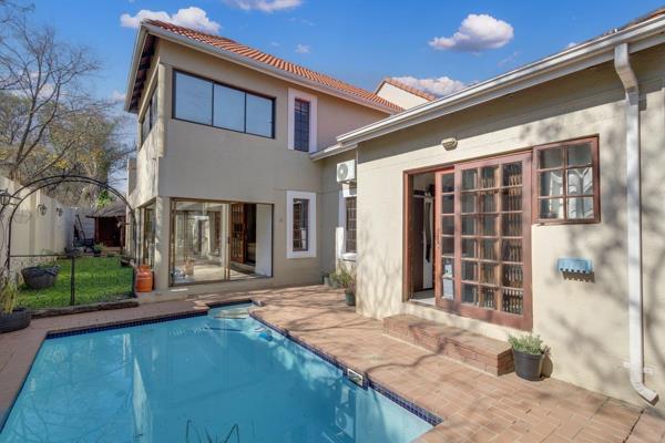 This property has it all! With Solar and 3 water tanks, you will never feel the loadshedding blues!
Located in a secure estate within ...