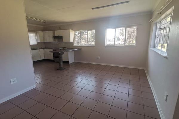 Open Plan Kitchen/Lounge
2 Bedrooms
1 Bathroom
Double Carport
Wendy
Private Garden
Pet Friendly

