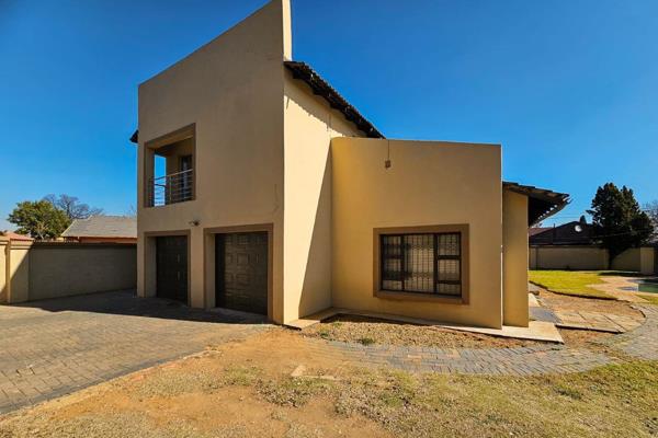 6 Bedroom House for sale in a booming suburb of the beautiful Bronkhorstspruit.

This suburb offers quite a few amenities like a ...