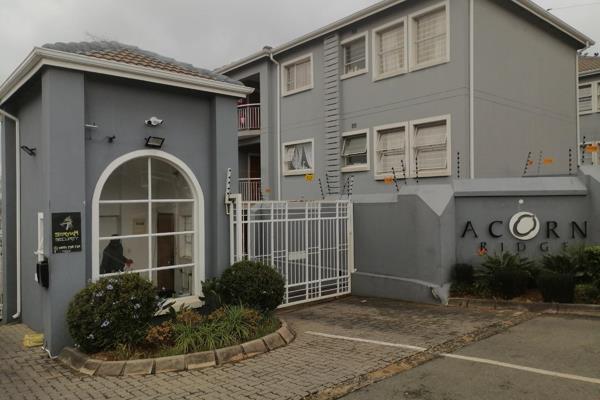 This apartment is situated in a very strategic area in Randburg, 15 minutes to Sandton.

The complex is still new and still in a good ...