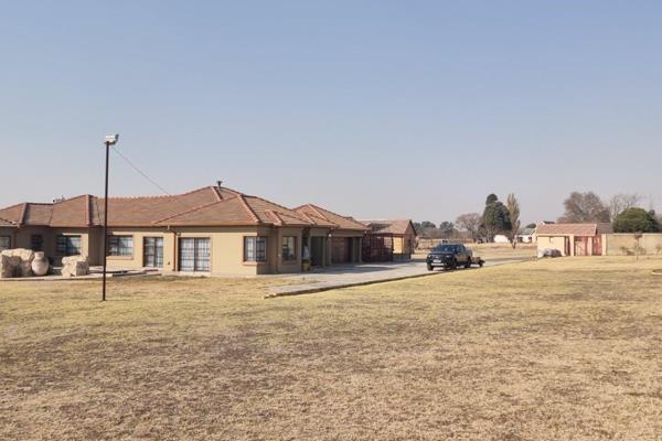 For those who love the farm lifestyle, this is a perfect investment to own. The farm has a 3-bedroom house with{ BIC }. This is a ...