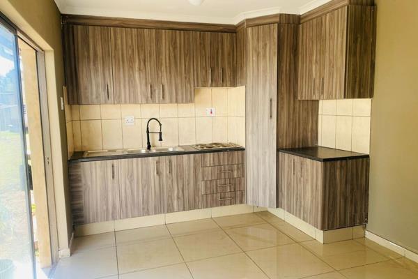 One bedroom cottage 
Prepaid electricity 
water included in rent 

Close to all local  amenities : Carnival Mall |Sunward Park ...