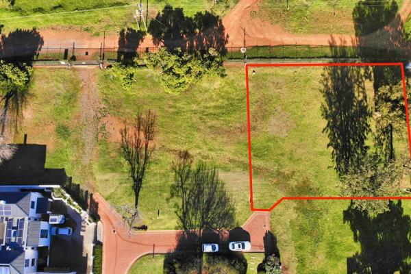 This prime piece of land is also the largest of the last three remaining even, on the sought after Westruther Estate.  Westruther is ...