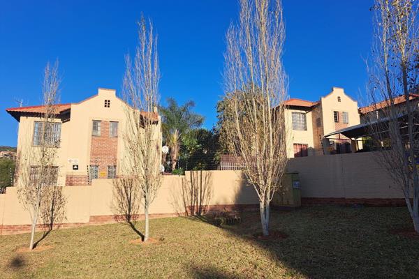 Welcome to Azalea Park, Rustenburg! Nestled within a charming complex, this delightful property offers an ideal living space for your ...