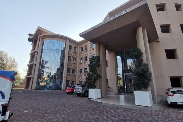 Premium Office Space in Beautiful Bruma 

This 137m2 office commercial property in the ...