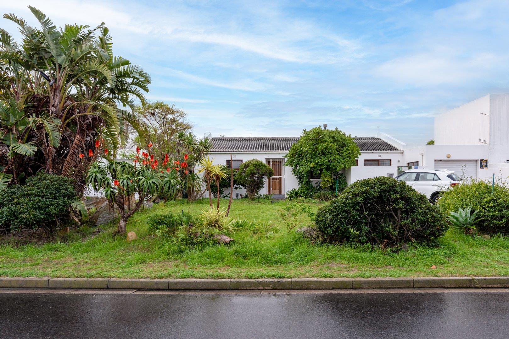 3 Bedroom House for sale in Marina Da Gama P24112850371