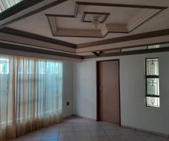 House for sale in Mahwelereng Zone B