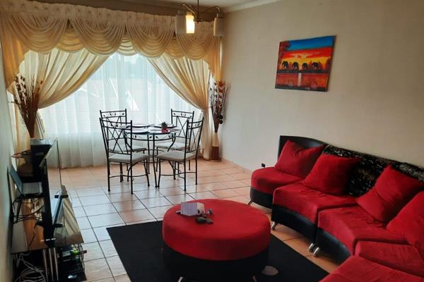 Three Rivers
R415 000
2 bedroom flat with lock-up garage
Contact me!