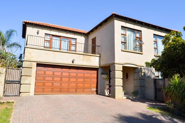 Stunning 4 Bedroom Home in Lakewood Estate, Ormonde, Johannesburg
Welcome to your dream home located in the prestigious Lakewood Estate ...