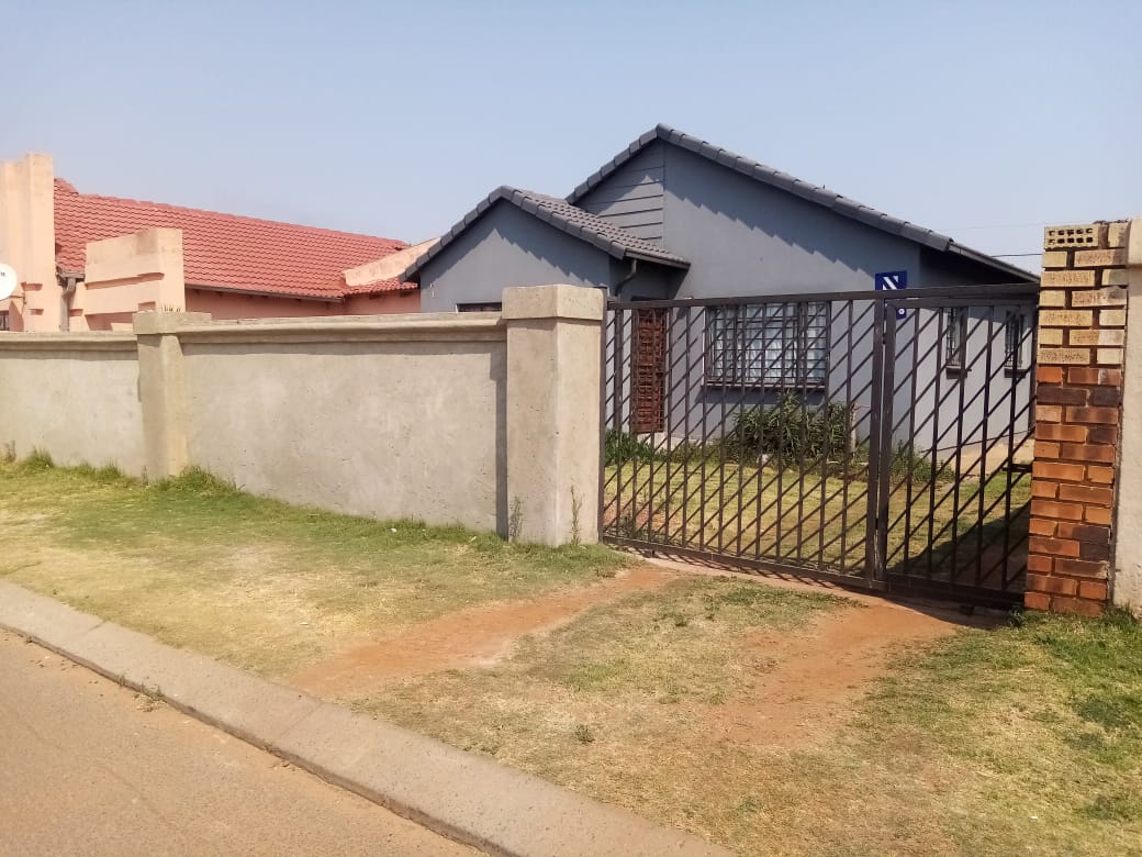 Vosloorus Ext 25 Property : Property and houses to rent in Vosloorus ...