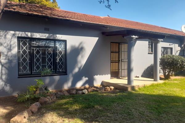 A verry need and well looked after 3 bedroom house to rent in Modder east/Eastvale.

As a person enter this house you get a peaceful ...