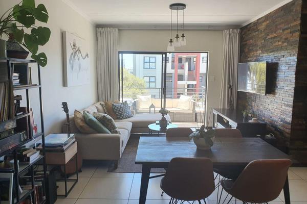 Introducing a beautiful and modern two-bedroom apartment available for rent. This stunning apartment offers a spacious open-plan living ...