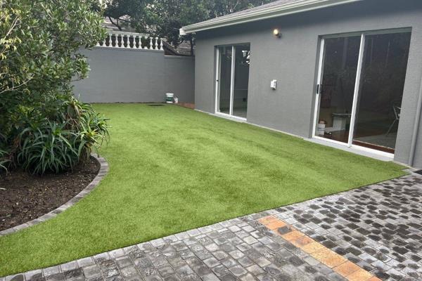 This beautifully renovated home is located in a peaceful area of Hout Bay, offering stunning sea and bay views.
It features a single ...