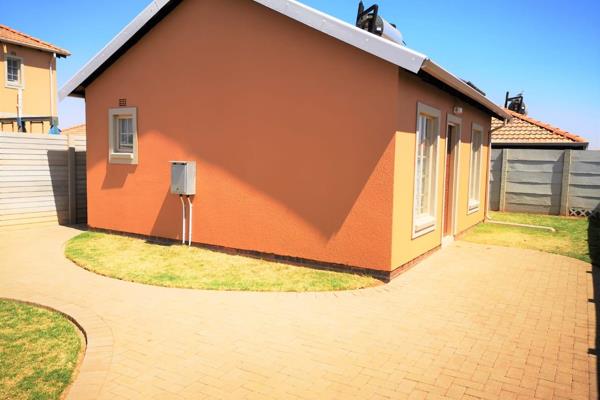 Peace is at home in Savanna City. 

Presenting the Savanna City House, which is now priced at R640 300 less than before for 2 ...