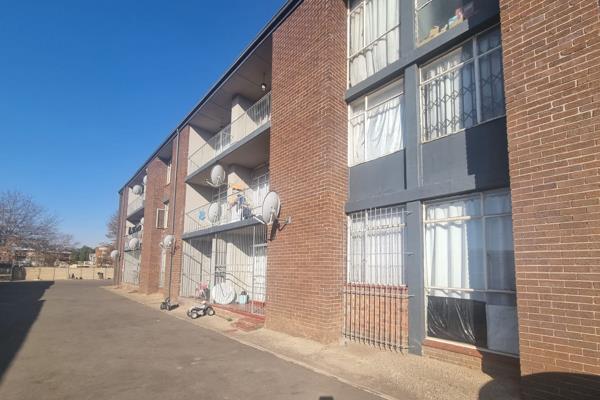 This Property offers:

Open Plan Lounge and Kitchen
2 Bedrooms
1 Bathrooms
Balcony
Carport