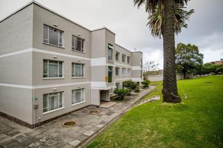 Flats to rent hot sale in wynberg