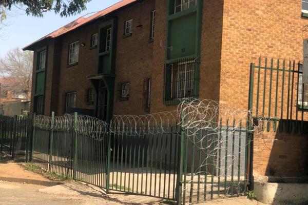 Winifreds is an amazing investment opportunity in Rosettenville. A block of flats consisting of 4 units and each unit with 2 bedrooms ...