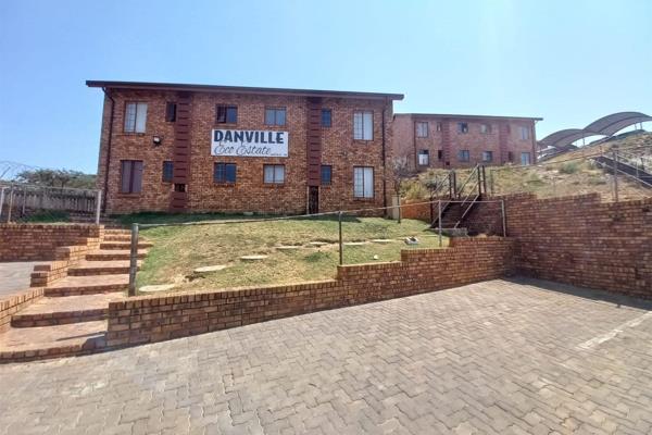 Selling price R650,000
Aren&#39;t you tired of renting??? 
Upstairs floor apartment for new owners!!!

This apartment boasts 2 bedrooms ...