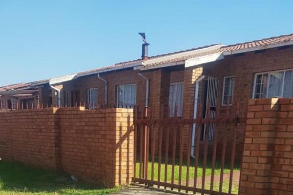 Going on Auction: Wednesday 22 May 2024
Reserve Price: R437 000.00. (All offers will be reviewed)
Non-refundable 10% commission plus ...
