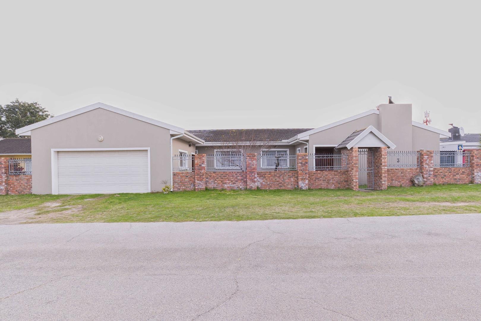 Rowallan Park Property Houses for sale in Rowallan Park