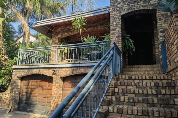 Nestled in the tranquil setting of Florauna, below the scenic slopes of the Magaliesberg mountains, this stunning face-brick home ...