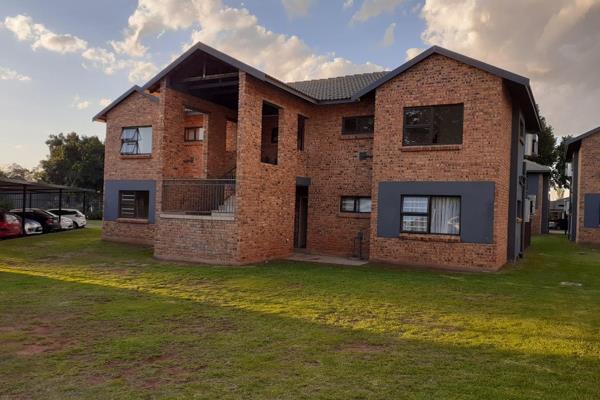 Welcome to your perfect starting point! Nestled in the peaceful Green Reef Village of Angelo Boksburg, this charming ground floor ...