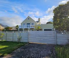 House for sale in Heuningkloof