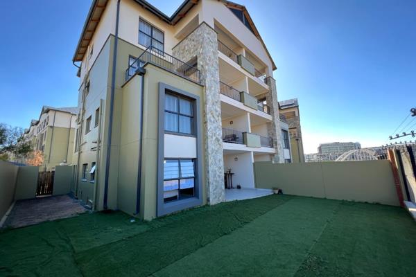 Luxurious 3 bedroom ground floor apartment for sale in sought after Kikuyu Lifestyle Centre.
The impressive living space is truly ...