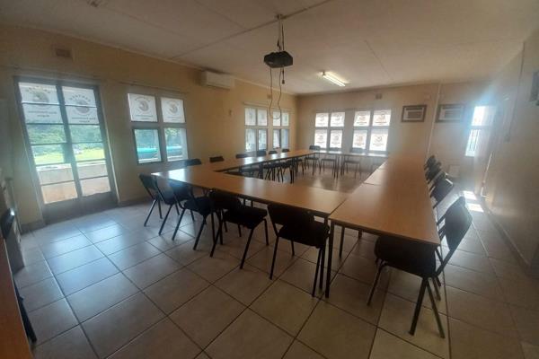 Easy  access office space. Great opportunity for a business  perfect visibility . 
The unit is very well secure with  three offices , a ...