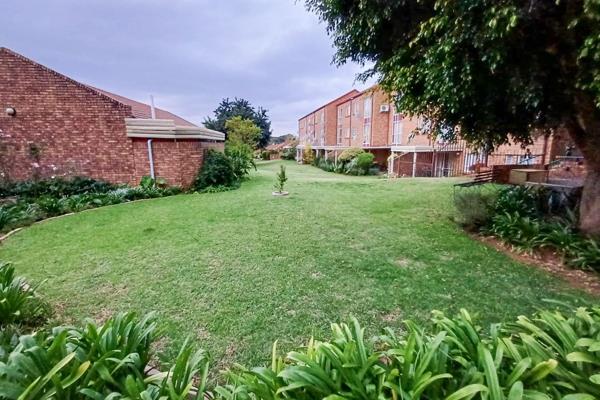 Situated in the well-developed suburb of Lynnwood located in the east of Pretoria in a sought-after Retirement Village. 

The ...