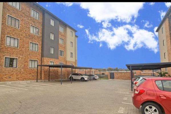 Very clean and stylish unit in a secured complex.

This Immaculate and spacious unit ...