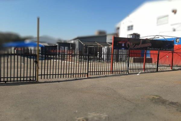 Commercial property for sale in Proteapark, boasting 14 shops, a fuel station, a washing bay, and three spacious 3-bedroom flats. ...