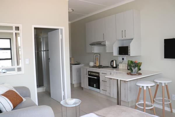 **Sole Exclusive Mandate*

BACHELOR APARTMENT

This Bachelor apartment, situated in the heart of Midrand in Grand Central, offers a ...