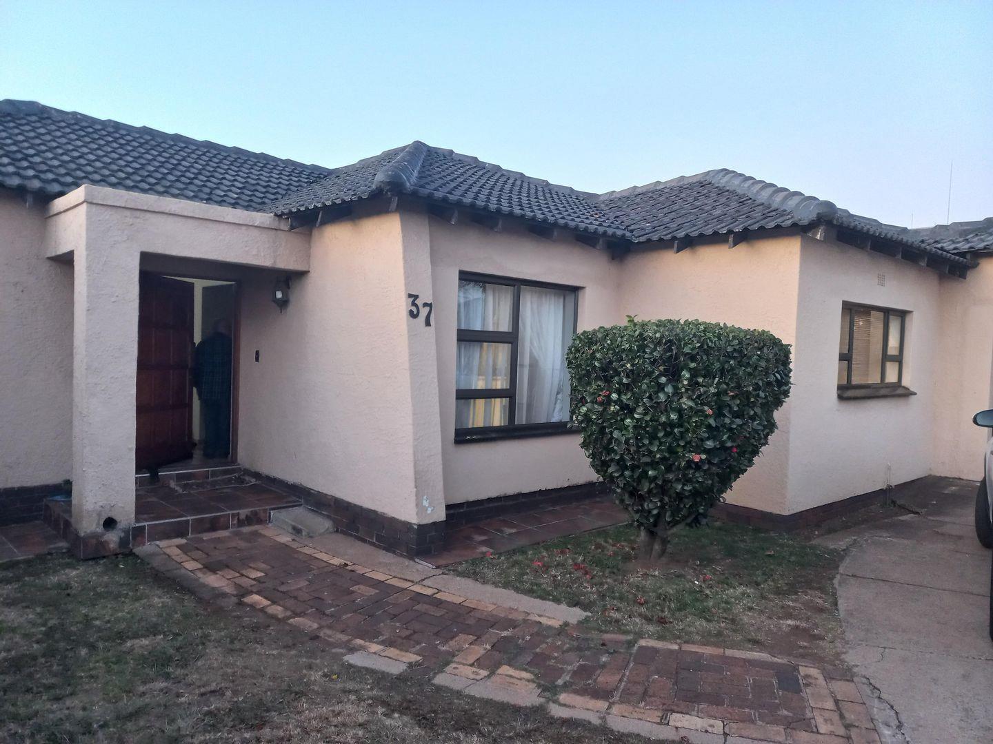 3 Bedroom House for sale in Cresslawn 37 Beech Road P24112966240