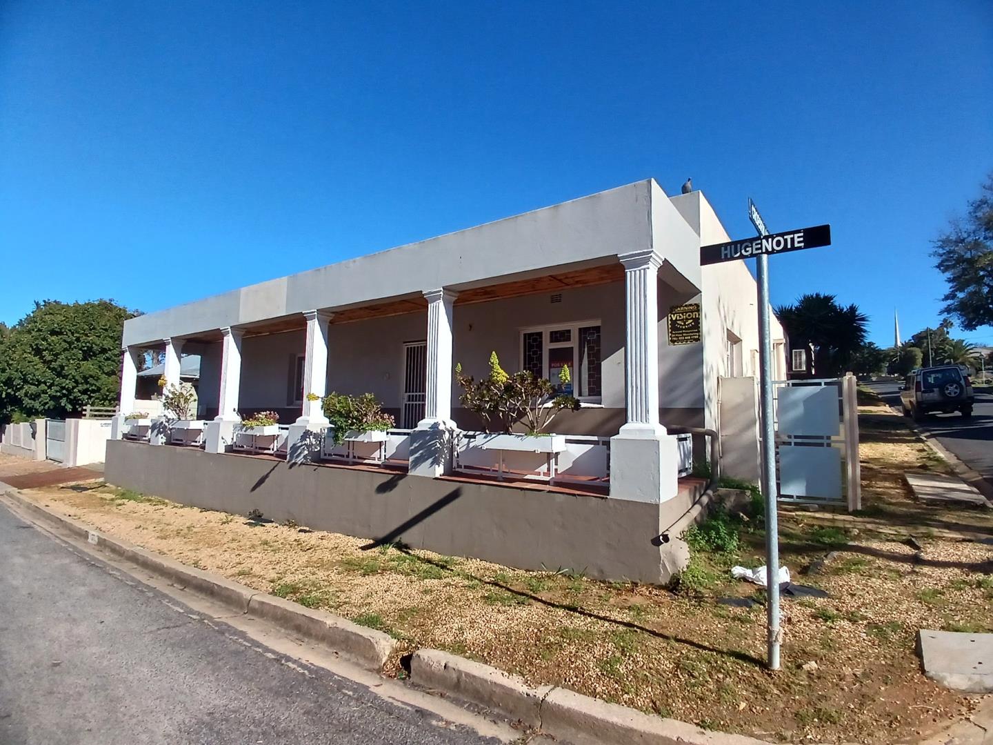 4 Bedroom House for sale in Bergzicht 57 Hugenote Street Street P24