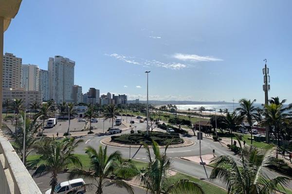 Spectacular seaviews from this furnished 2 bedroom frontline sectional title apartment in sought after building. This perfectly located ...