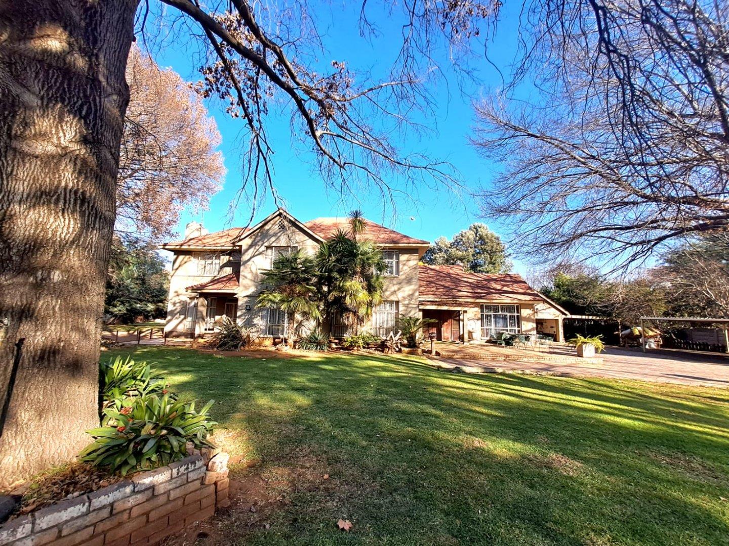 4 Bedroom House for sale in Three Rivers P24112972935